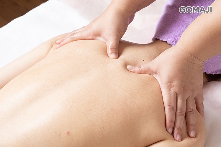 澳洲能量精油舒痠按摩精油全身正背面經絡手技