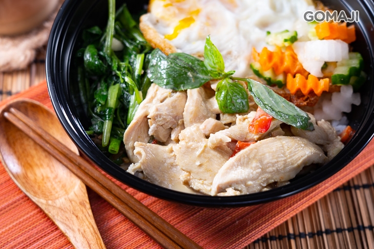 綠咖哩雞肉飯