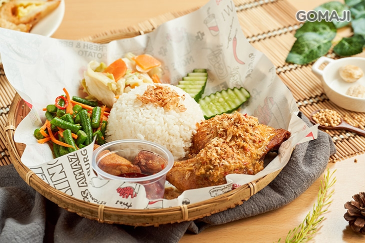 椰奶紅醬炸雞飯