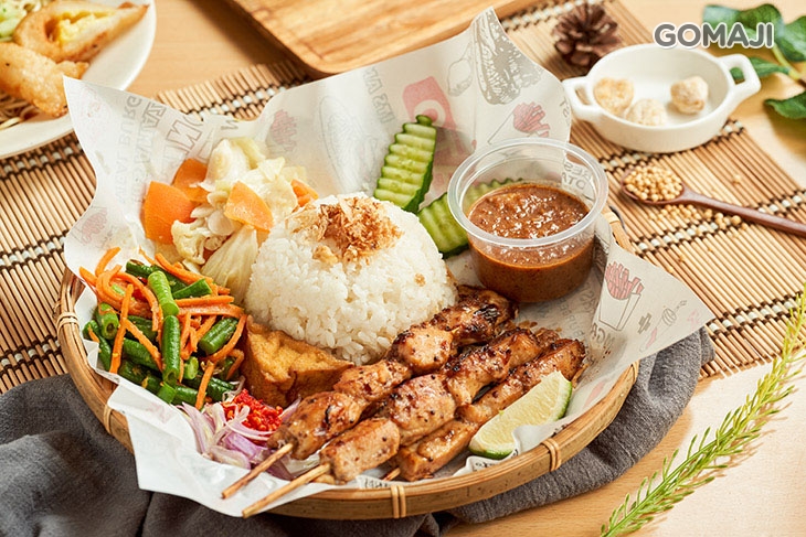 花生醬烤沙爹雞肉飯