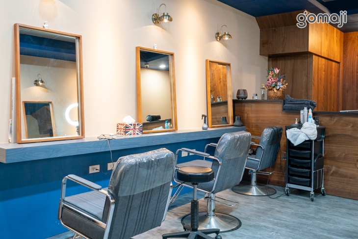 8 MILE hair salon