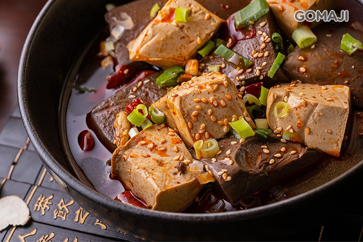 走街招牌麻辣鴨血豆腐