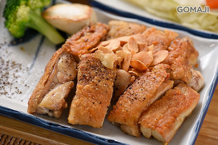 嫩煎雞腿排鐵板套餐