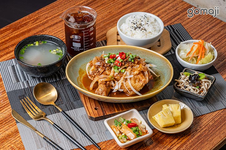 泰式椒麻雞腿飯套餐