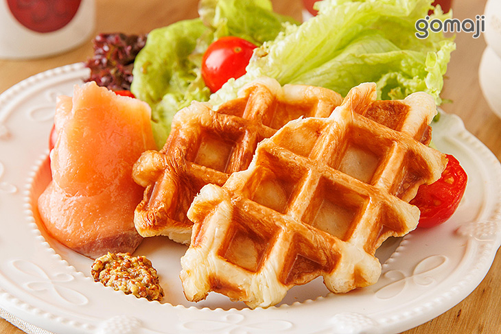 煙燻鮭魚 可頌鬆餅