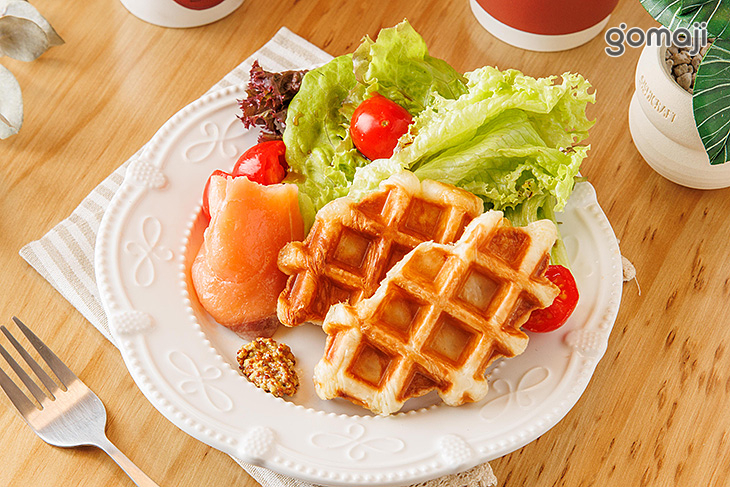 煙燻鮭魚 可頌鬆餅