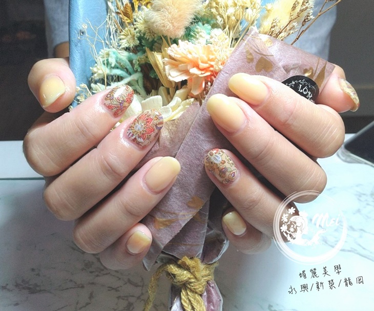 造型手部凝膠美甲