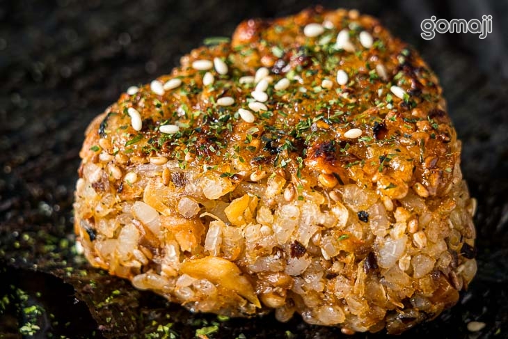 烤鮭魚飯糰