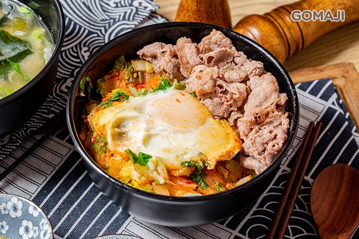 泡菜豬肉丼