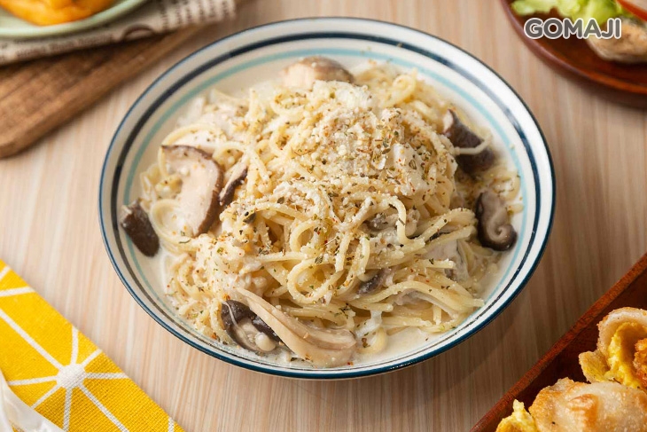 奶油白醬野菇義大利麵