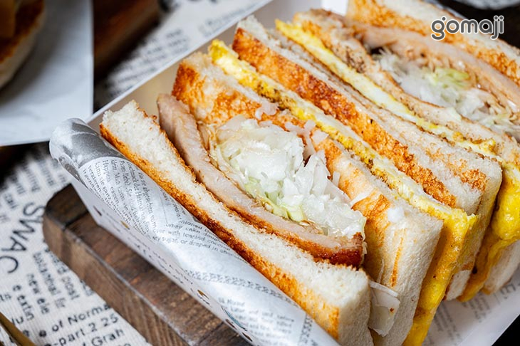 里肌肉排三明治