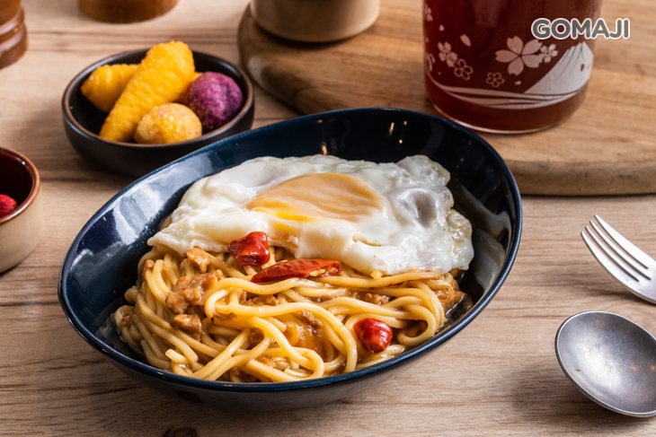 宮保雞丁鐵板麵