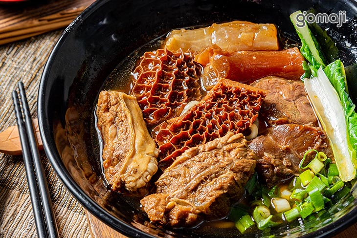 招牌肉多多牛肉麵