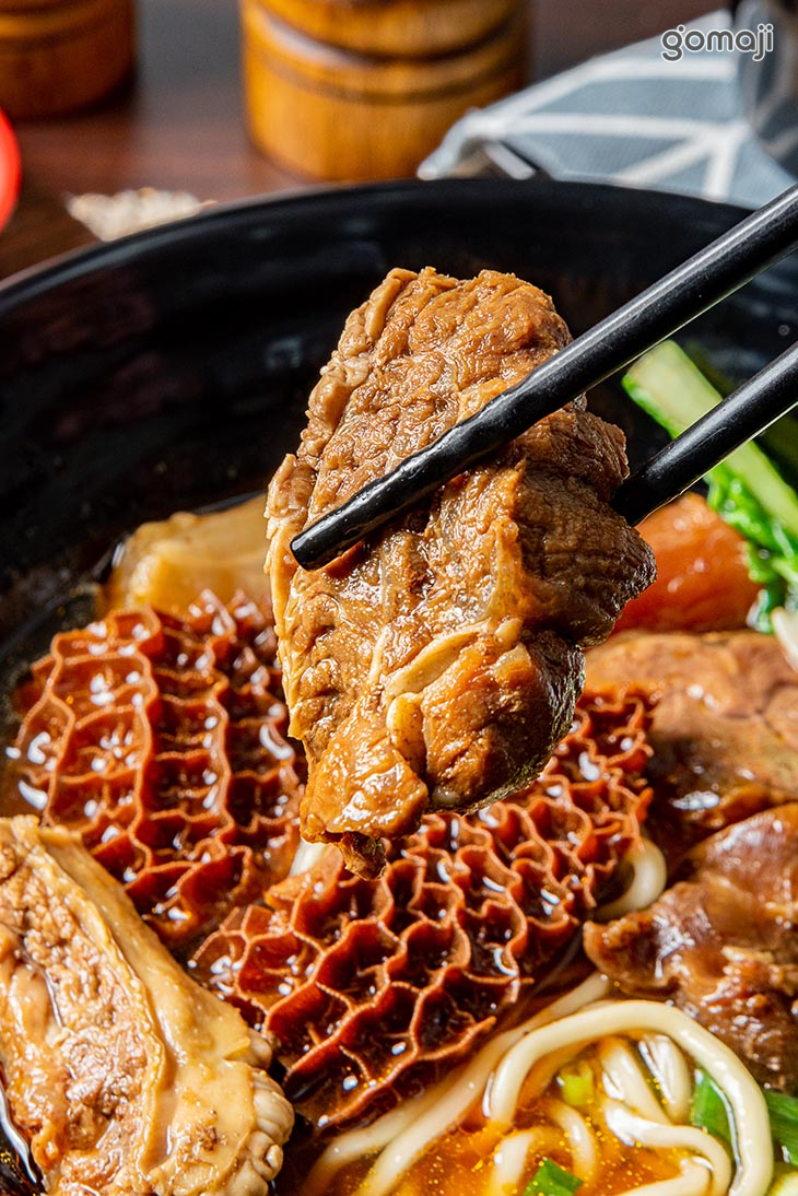 招牌肉多多牛肉麵