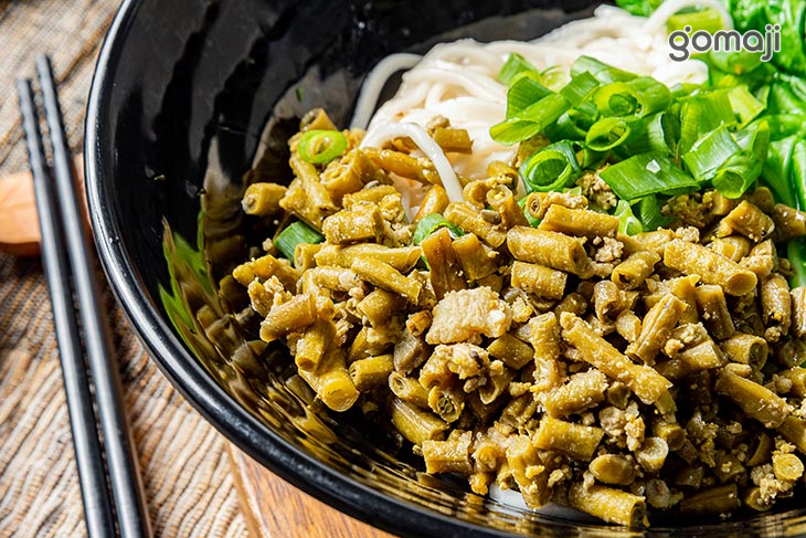 酸豆肉沫麵