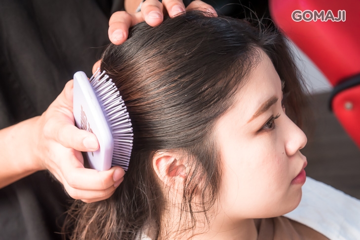 精油頭皮按摩搭配健康按摩梳