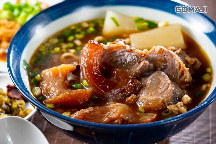 半筋半肉牛肉麵一碗 