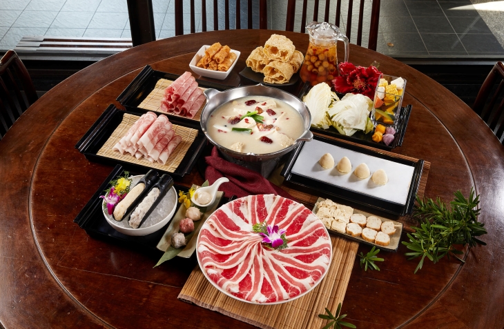  B.豪華四人套餐 