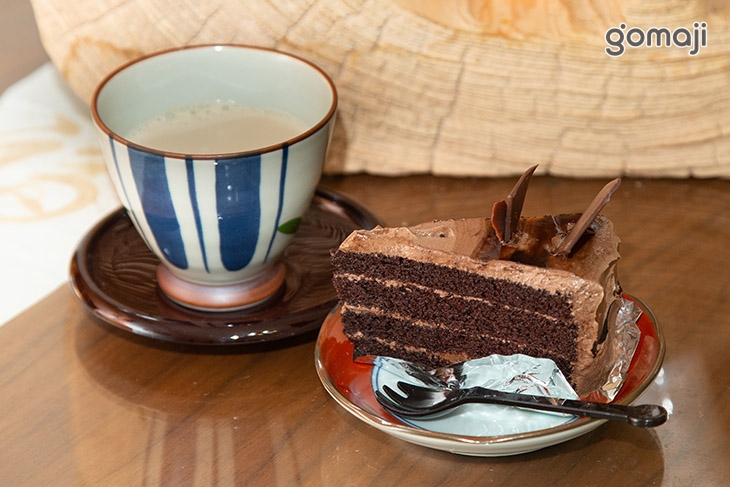  享用課後茶飲點心