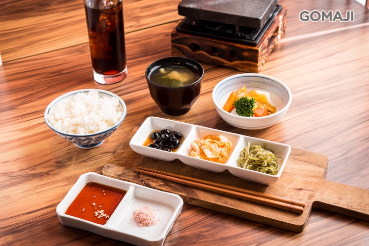 套餐附:小菜、蒸物、飯、湯品、飲品