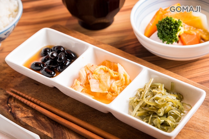 套餐附:小菜、蒸物、飯、湯品、飲品