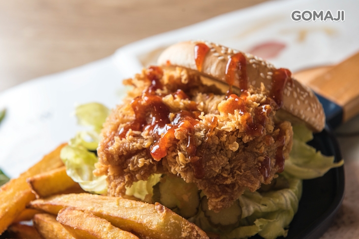 辣味雞腿堡一個