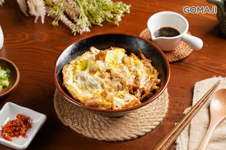 雞肉蓋飯
