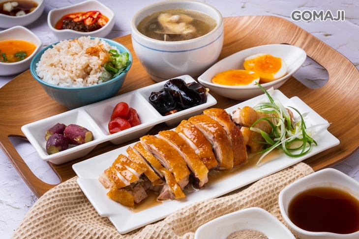 謙謙雞肉飯。吃雞配飯。