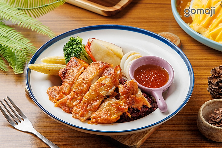 紫米時蔬雞腿排飯
