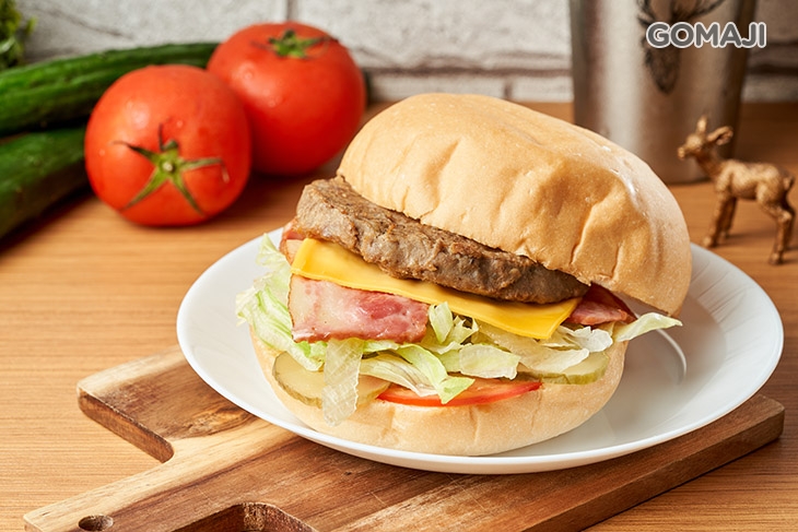 花生厚牛培根起司堡