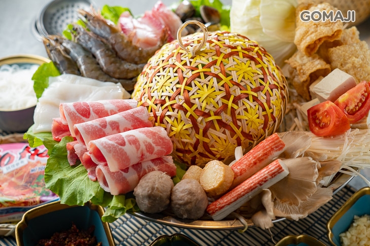 主廚特製酸辣海鮮香鍋