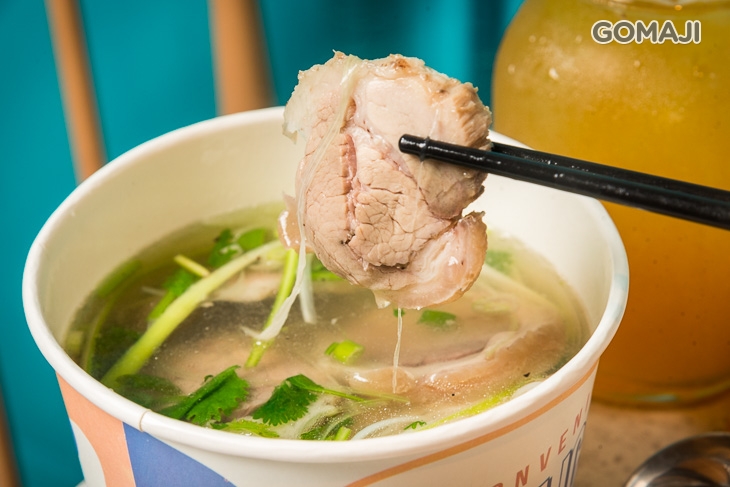 豬腿肉片米線
