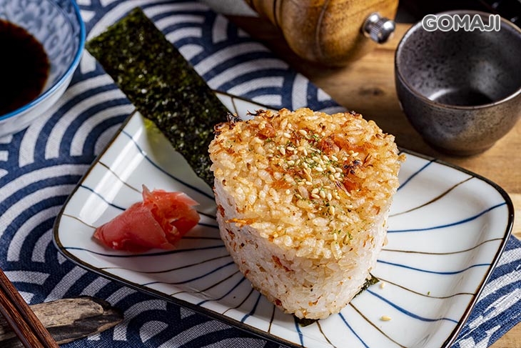 烤三角飯糰鮭魚