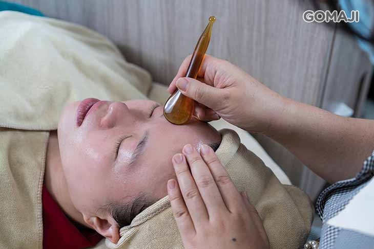 3C眼部舒壓牛角撥筋