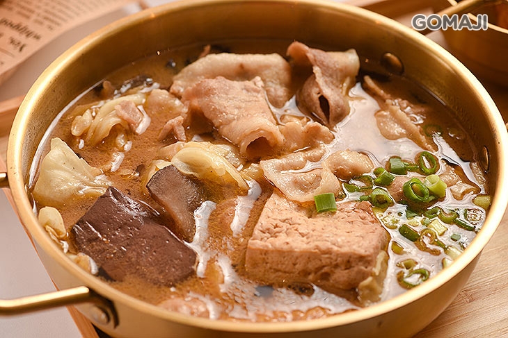肥牛五花靈魂豆腐銷魂鴨血鍋