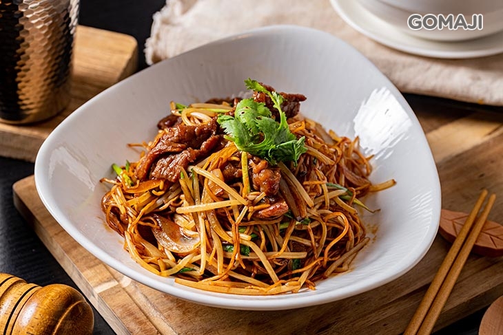 鼓油皇牛肉炒麵