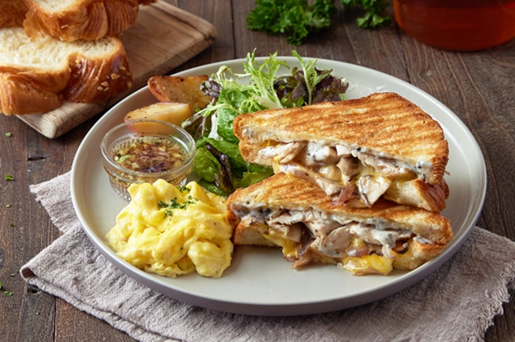 法式松露奶油雞熱壓丹麥起司早午餐