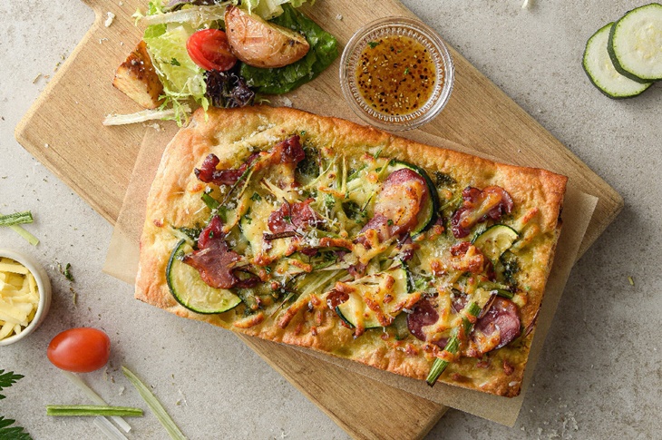 羅勒青醬蒜香煙燻鴨胸披薩