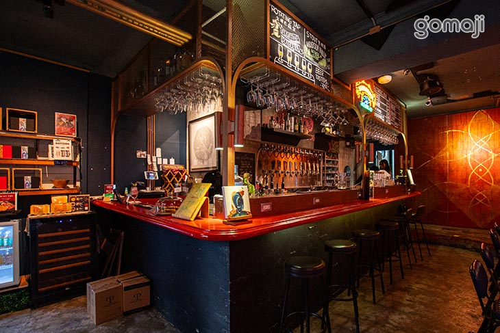 紅房餐酒館 Red Room Rendezvous