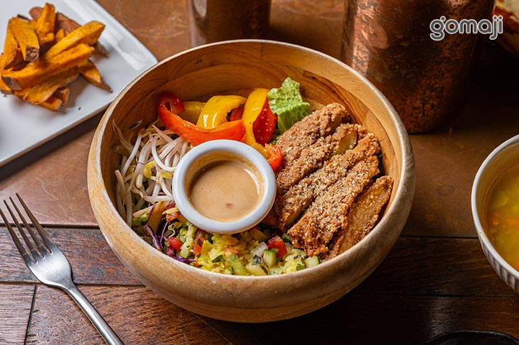 南洋風味椒麻雞沙拉