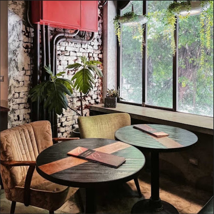 紅房餐酒館 Red Room Rendezvous