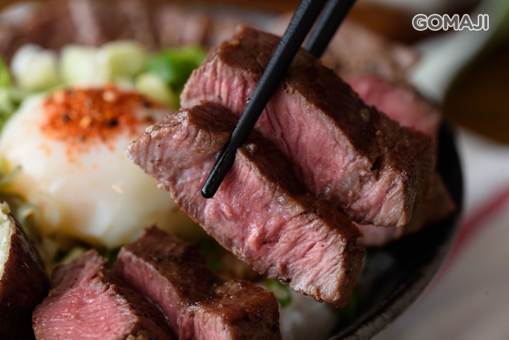 A5極上和牛雙拼丼一份