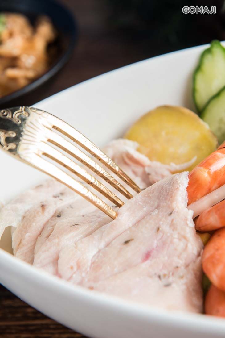  鮮蝦沙拉加點雞胸