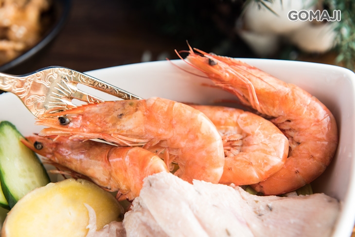  鮮蝦沙拉加點雞胸