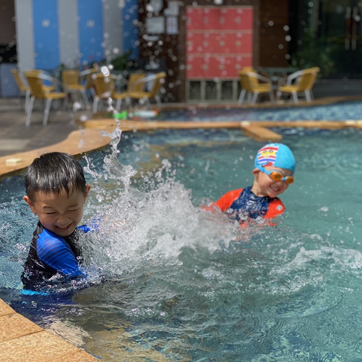 戶外露天溫泉SPA按摩池