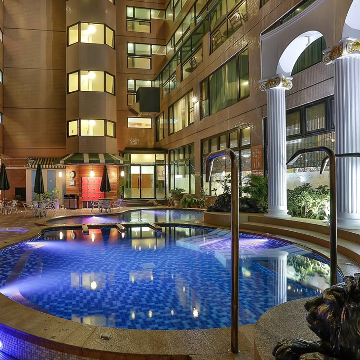 戶外露天溫泉SPA按摩池