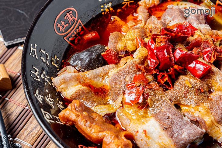 辛癮麻辣口味：精選牛肉鍋