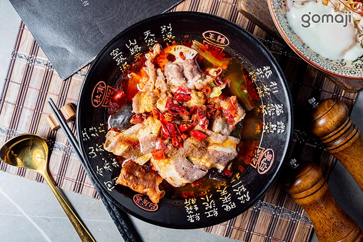 辛癮麻辣口味：精選牛肉鍋