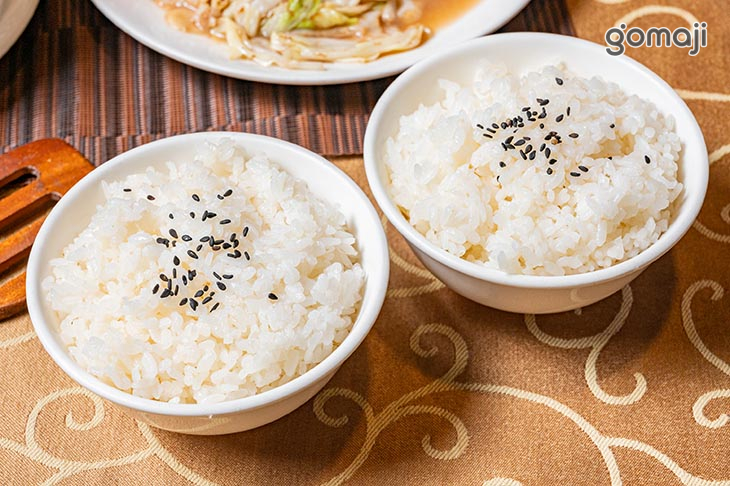 白飯兩碗