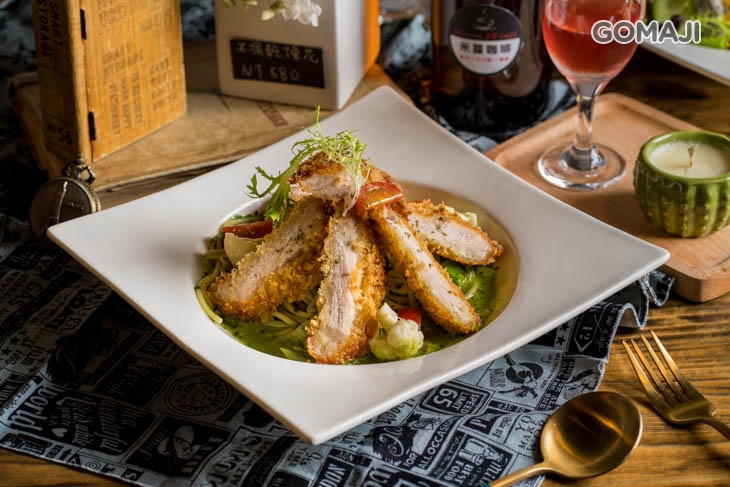 青醬豬排義大利麵